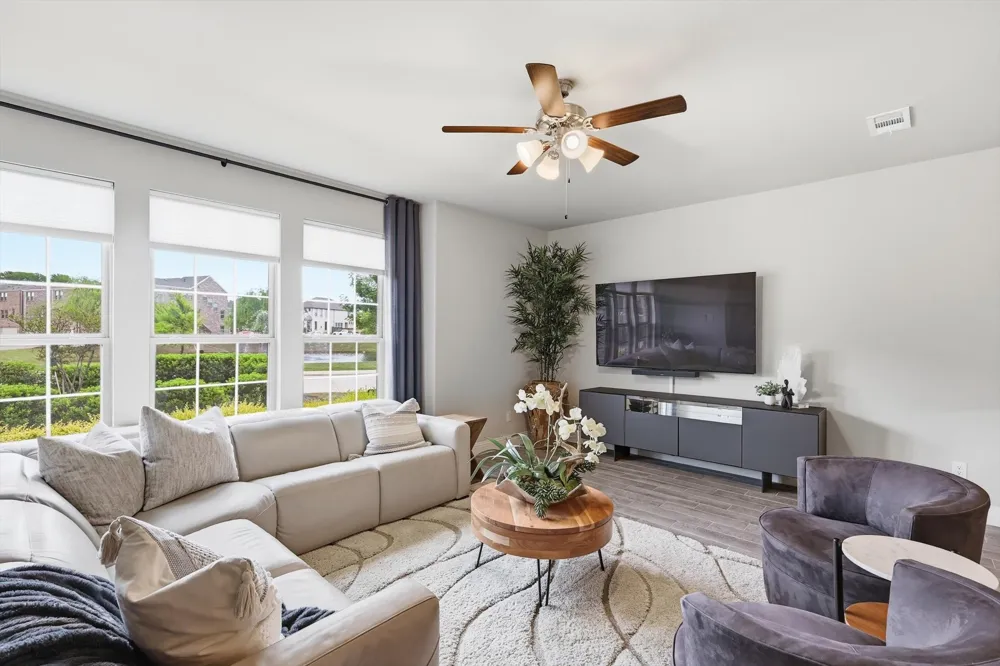 215 Suma Drive Euless, TX 76040