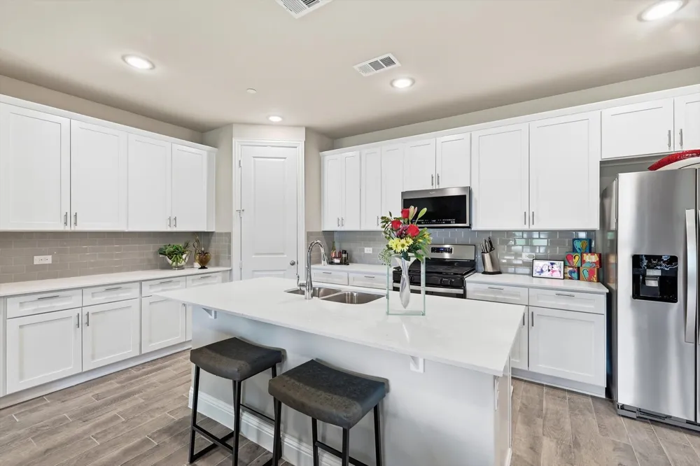 215 Suma Drive Euless, TX 76040