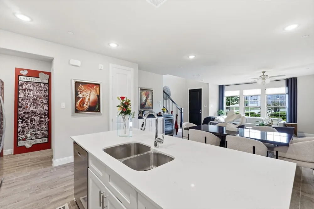 215 Suma Drive Euless, TX 76040