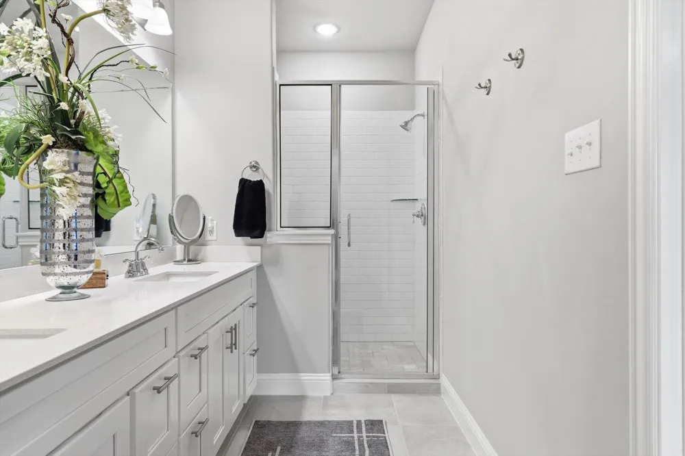 215 Suma Drive Euless, TX 76040