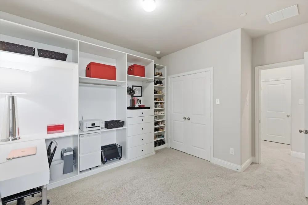215 Suma Drive Euless, TX 76040