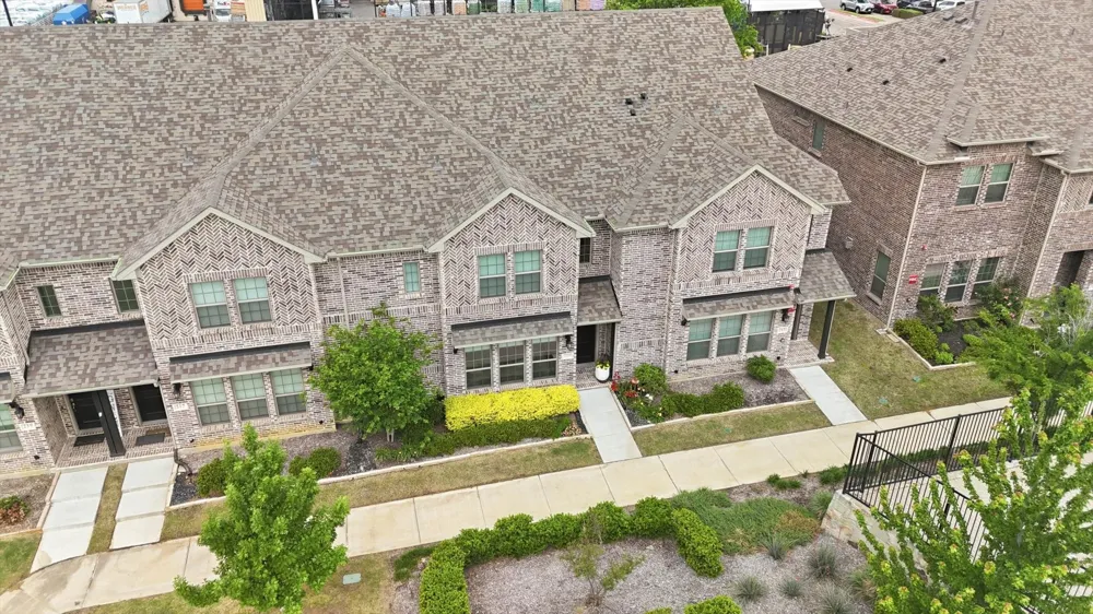 215 Suma Drive Euless, TX 76040
