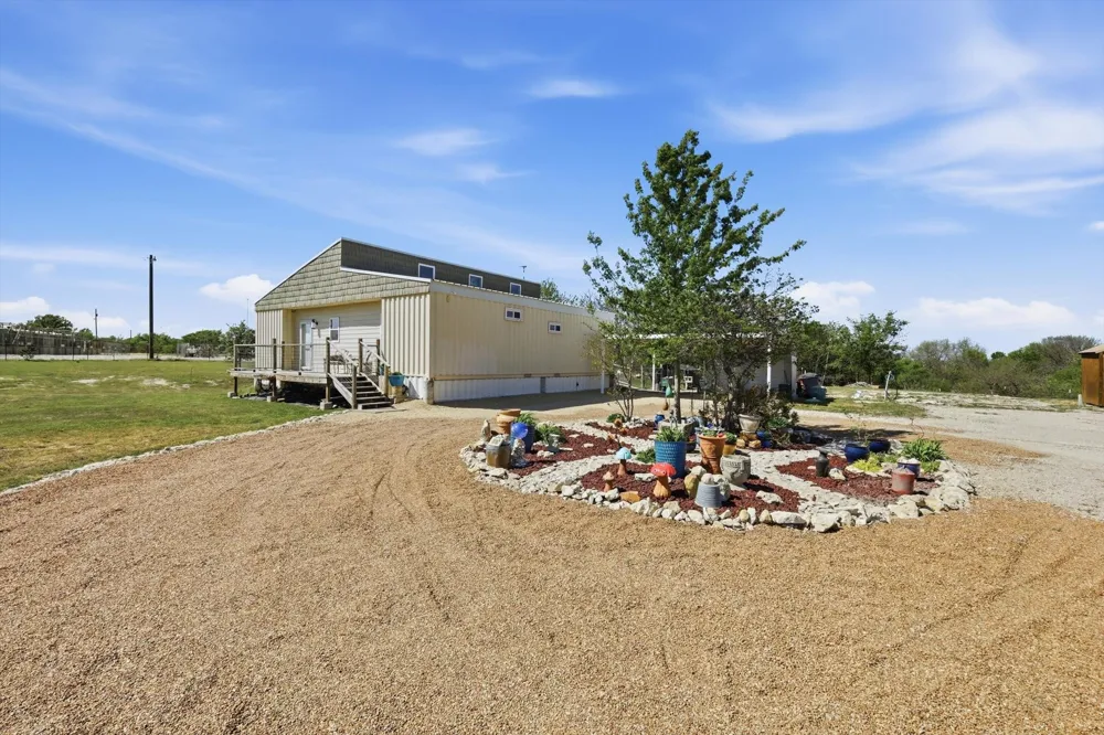 395 Lone Trail Rhome, TX 76078
