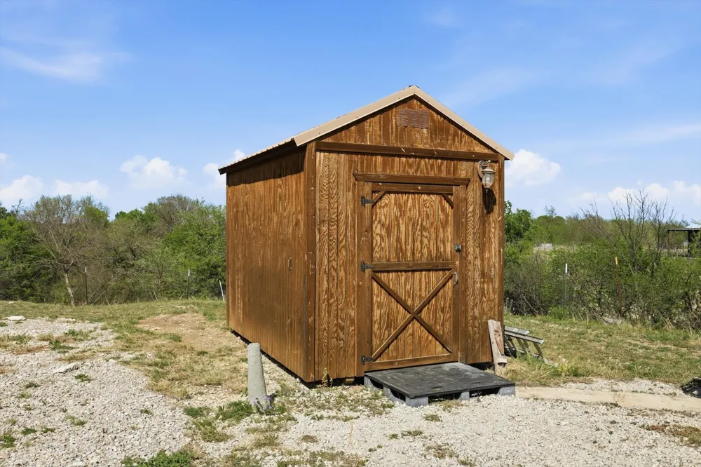 395 Lone Trail Rhome, TX 76078