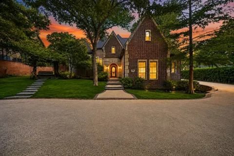 14907 Lake Forest Drive