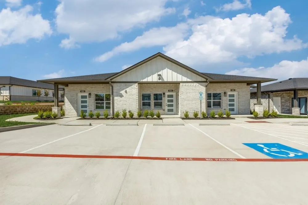 820 W McLeroy Boulevard #2033 Saginaw, TX 76179