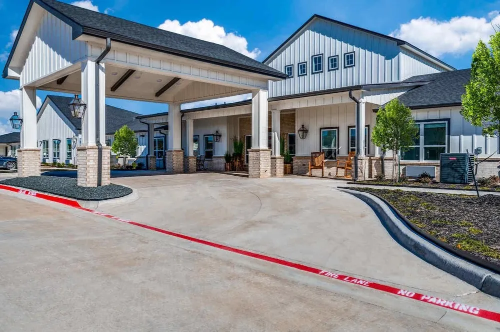 820 W McLeroy Boulevard #2033 Saginaw, TX 76179