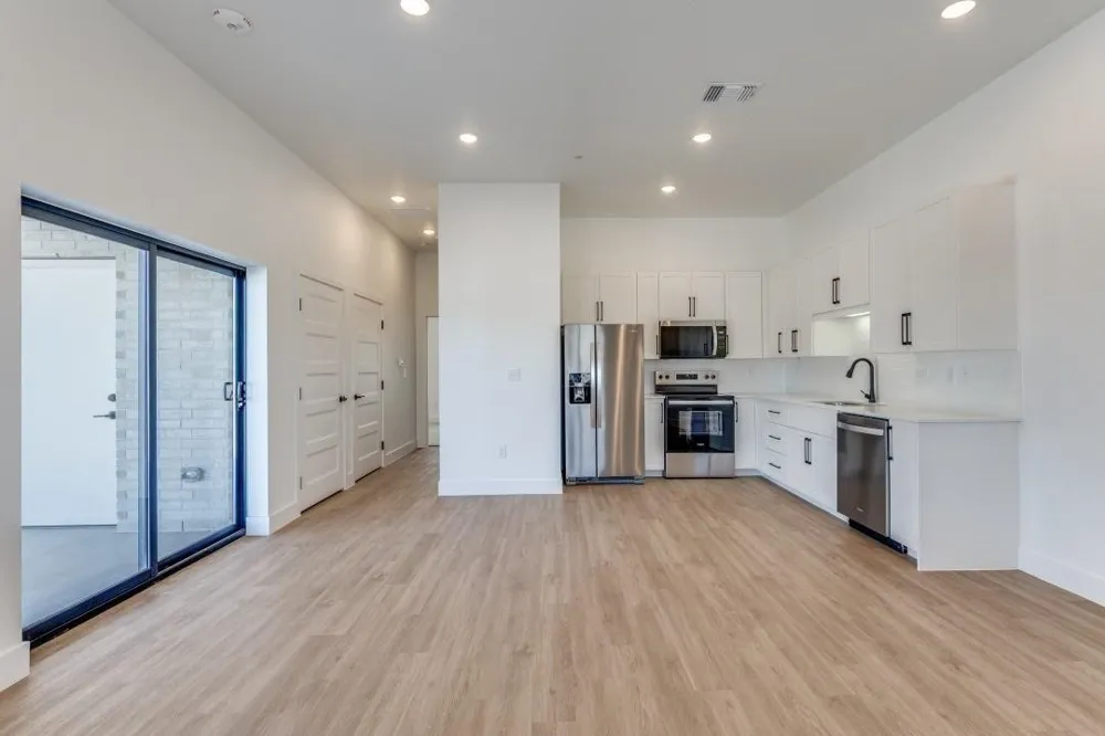 820 W McLeroy Boulevard #2033 Saginaw, TX 76179