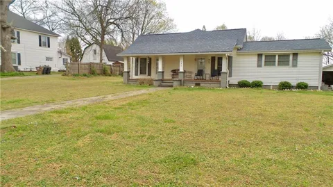 186 Railroad Avenue