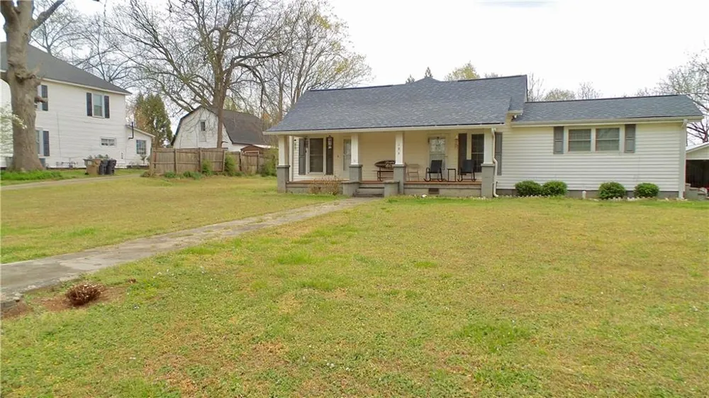 186 Railroad Avenue Lula, GA 30554