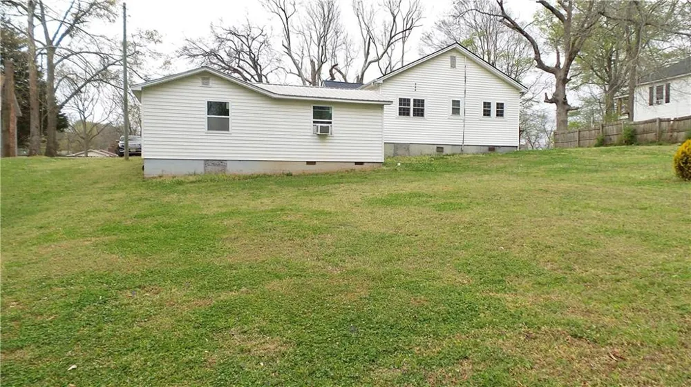 186 Railroad Avenue Lula, GA 30554