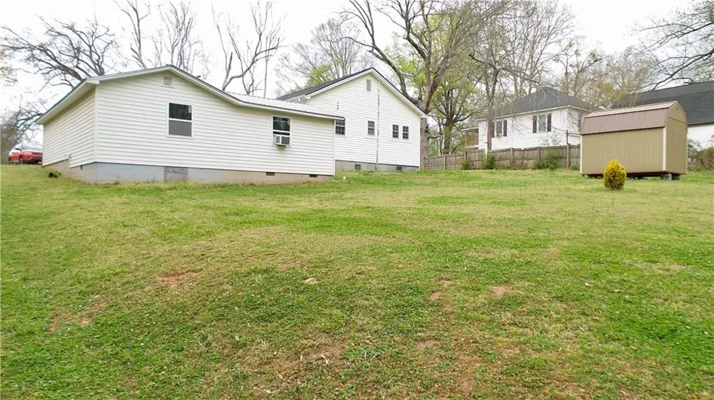 186 Railroad Avenue Lula, GA 30554