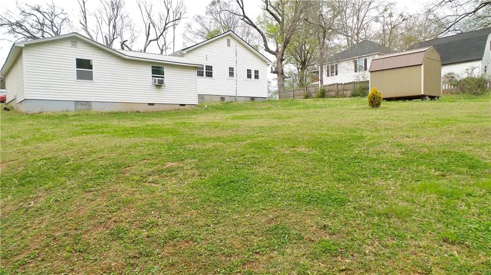 186 Railroad Avenue Lula, GA 30554