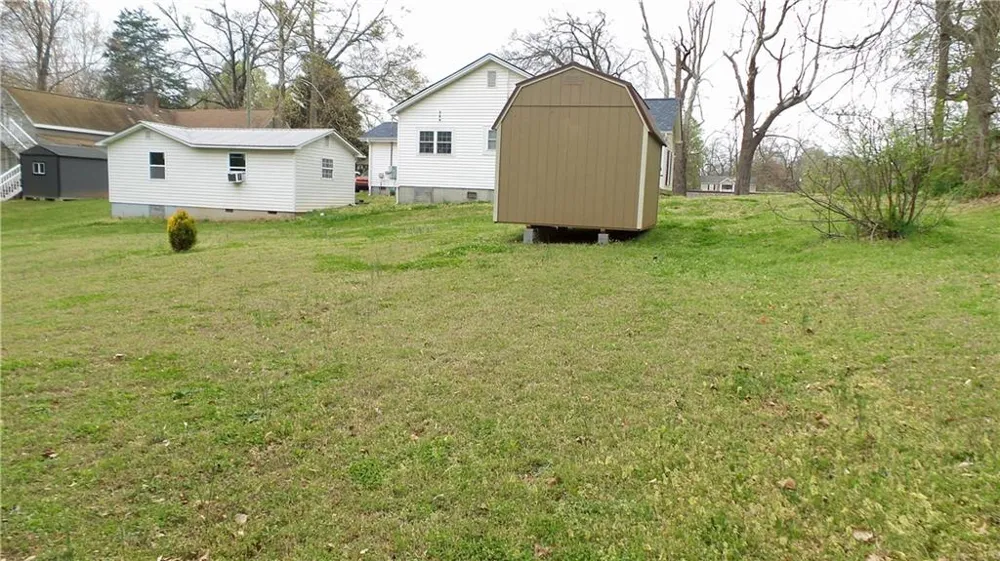 186 Railroad Avenue Lula, GA 30554