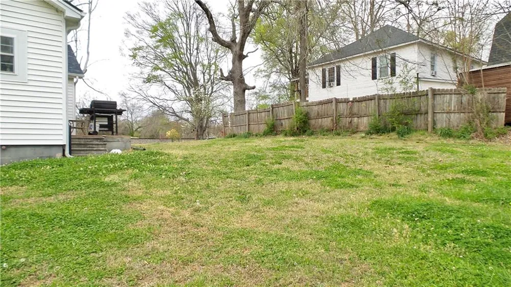 186 Railroad Avenue Lula, GA 30554