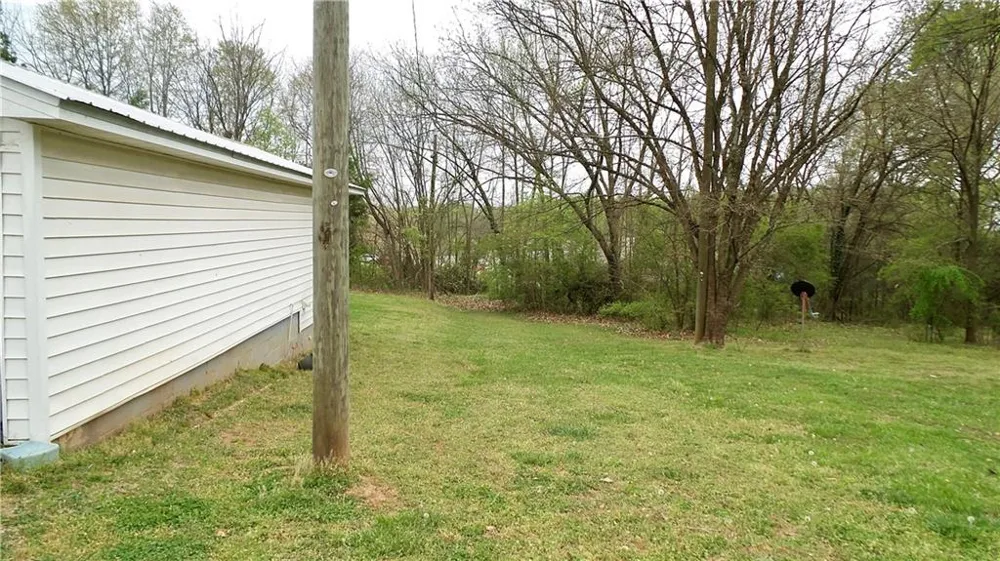 186 Railroad Avenue Lula, GA 30554