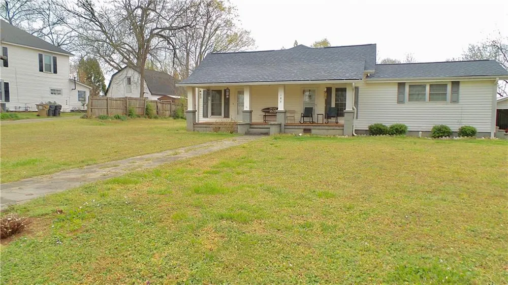 186 Railroad Avenue Lula, GA 30554
