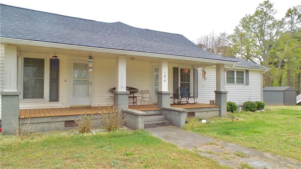 186 Railroad Avenue Lula, GA 30554