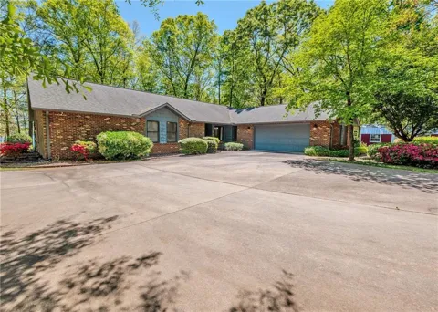 7 Old Oak Trail