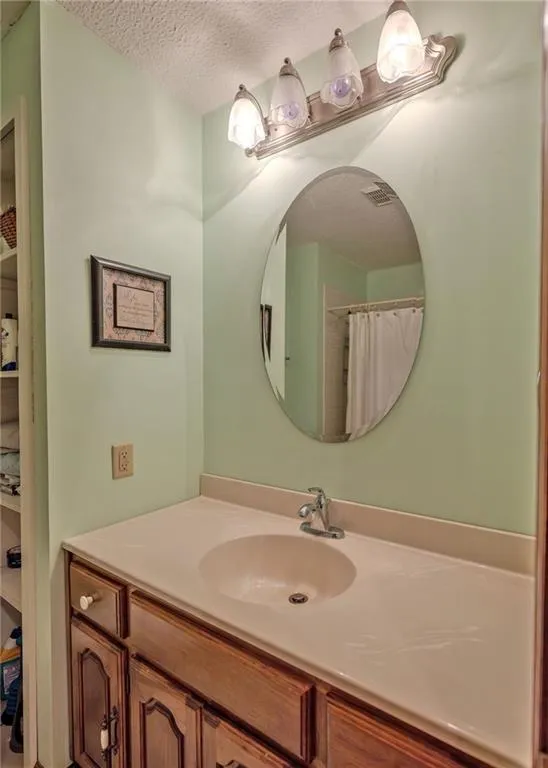 7 Old Oak Trail Hartwell, GA 30643