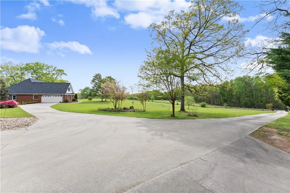 4841 Cobb Griffin Gillsville, GA 30543