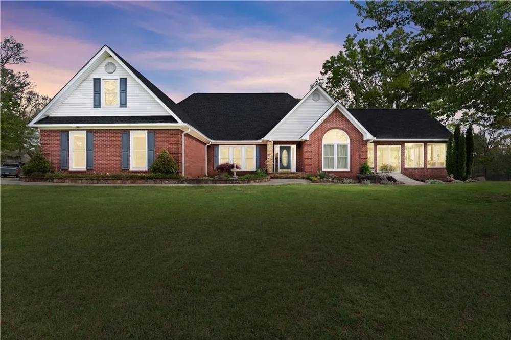 4841 Cobb Griffin Gillsville, GA 30543