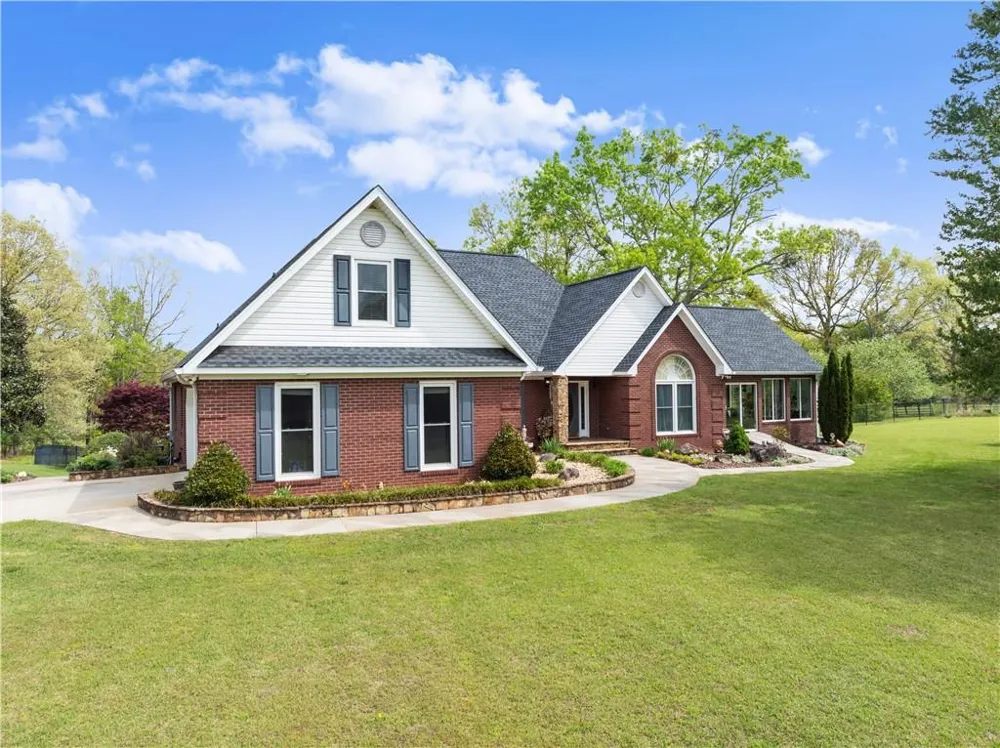 4841 Cobb Griffin Gillsville, GA 30543