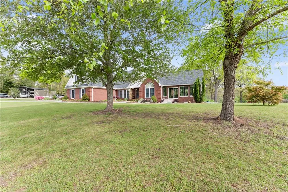 4841 Cobb Griffin Gillsville, GA 30543