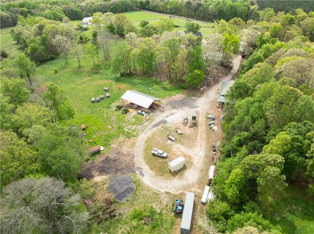 4841 Cobb Griffin Gillsville, GA 30543