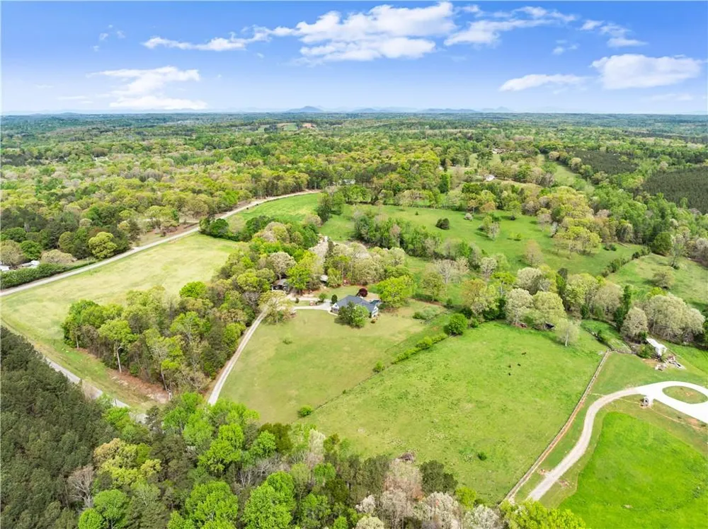 4841 Cobb Griffin Gillsville, GA 30543