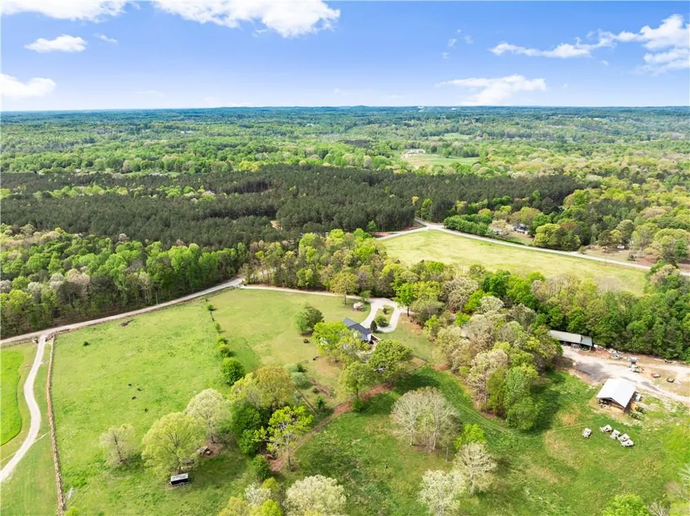 4841 Cobb Griffin Gillsville, GA 30543