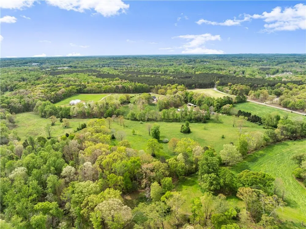 4841 Cobb Griffin Gillsville, GA 30543