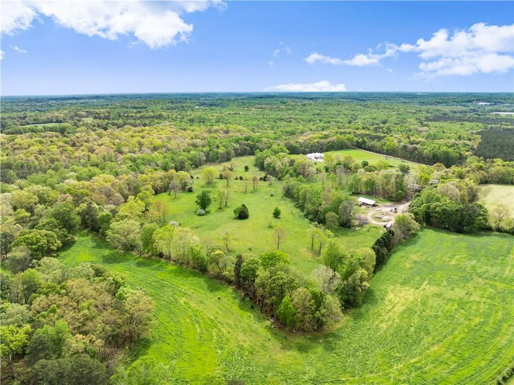 4841 Cobb Griffin Gillsville, GA 30543