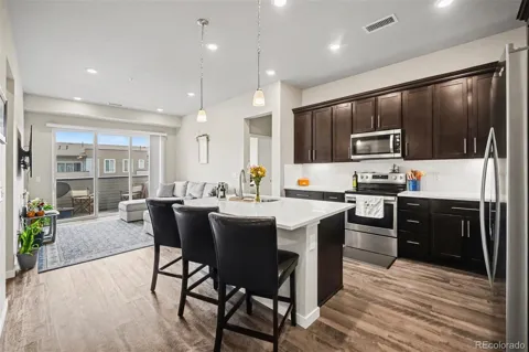 420 E Fremont Place #406