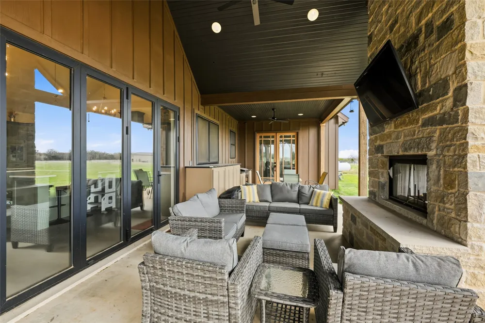 3988 Lake Valley Road Sunset, TX 76270