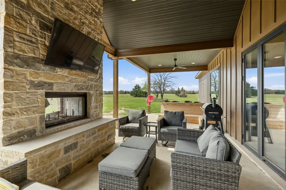 3988 Lake Valley Road Sunset, TX 76270