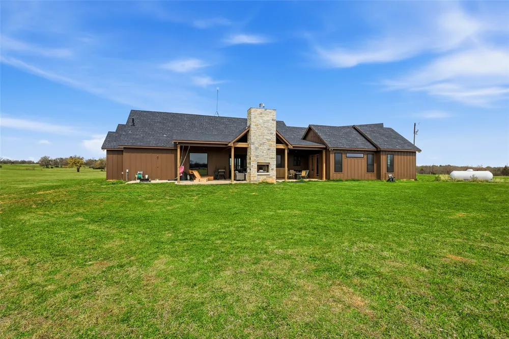 3988 Lake Valley Road Sunset, TX 76270