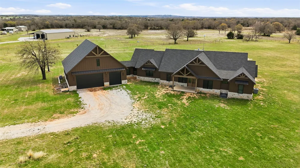 3988 Lake Valley Road Sunset, TX 76270
