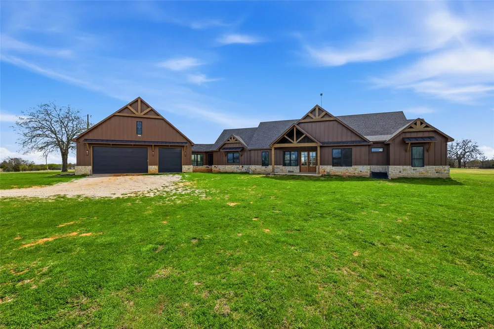 3988 Lake Valley Road Sunset, TX 76270