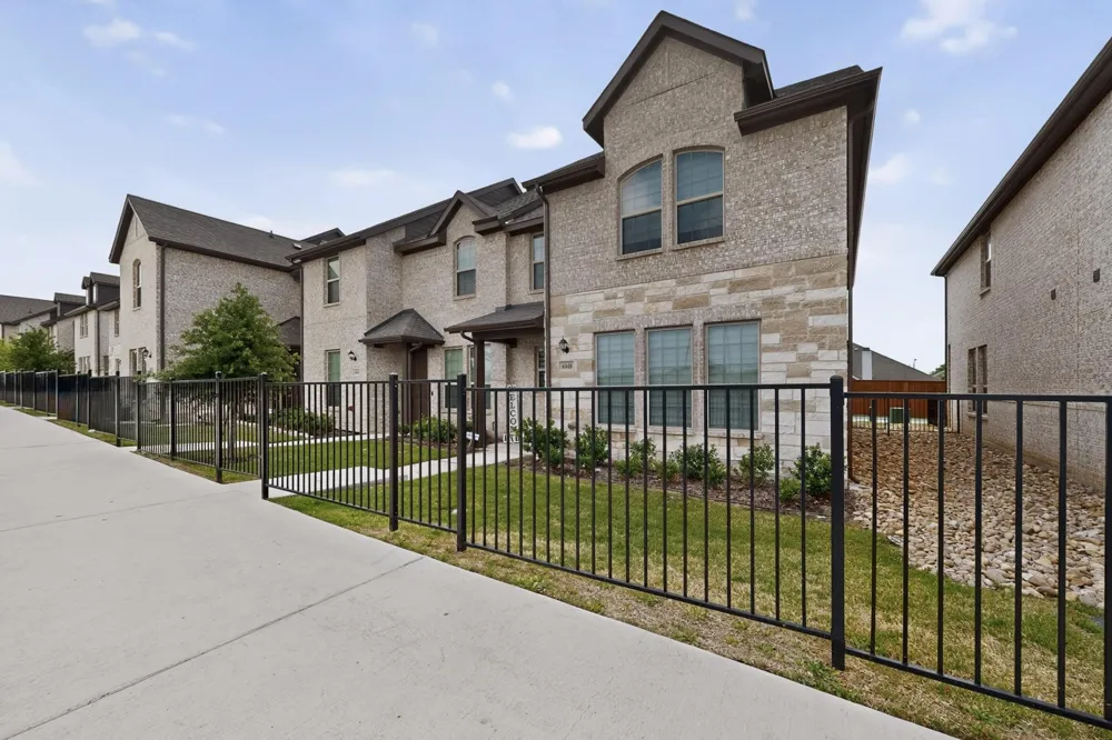 6040 Bursey Road Watauga, TX 76148