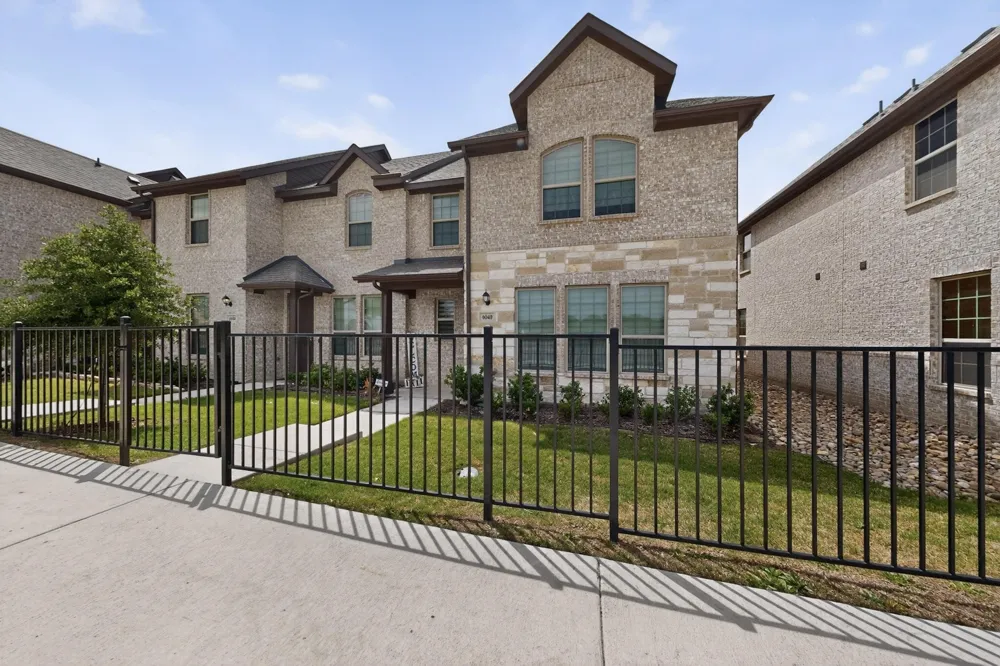 6040 Bursey Road Watauga, TX 76148
