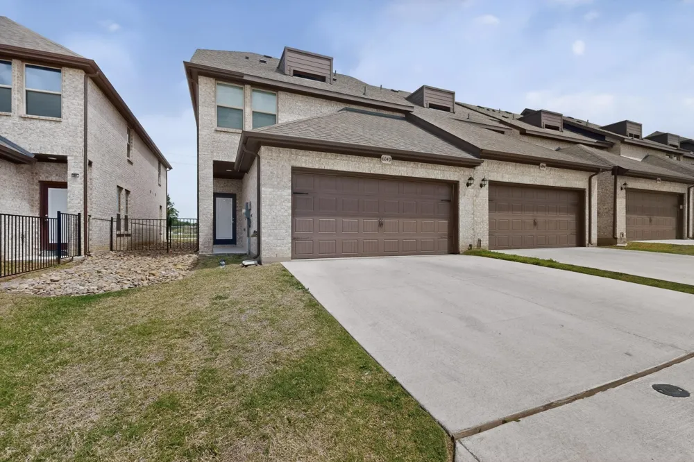 6040 Bursey Road Watauga, TX 76148