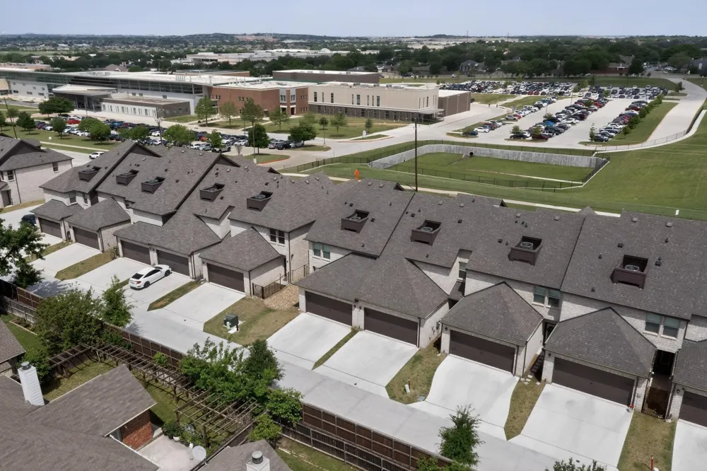 6040 Bursey Road Watauga, TX 76148