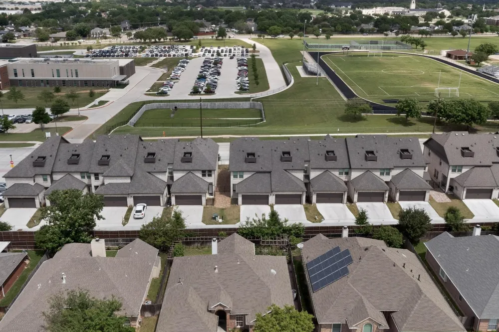 6040 Bursey Road Watauga, TX 76148
