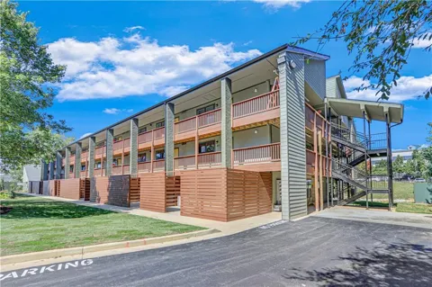 710 Jesse Jewell Parkways SE #204 STUDIO