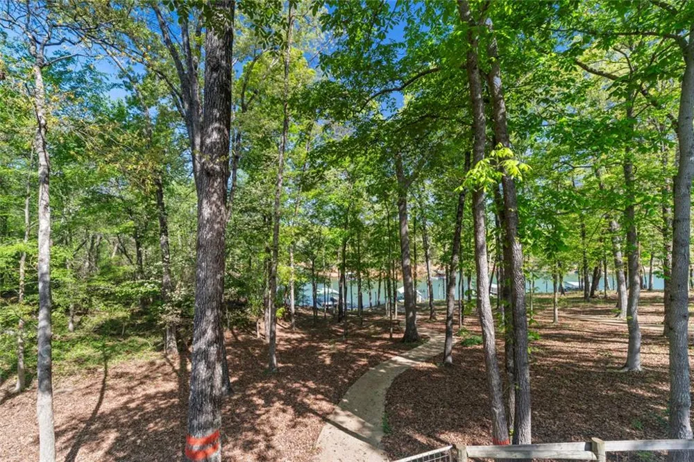 1047 Tranquility Lane Hartwell, GA 30643