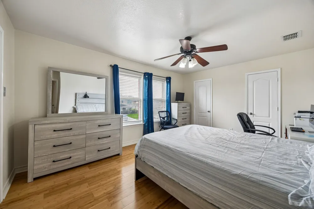 4706 Creekview Lane Balch Springs, TX 75180