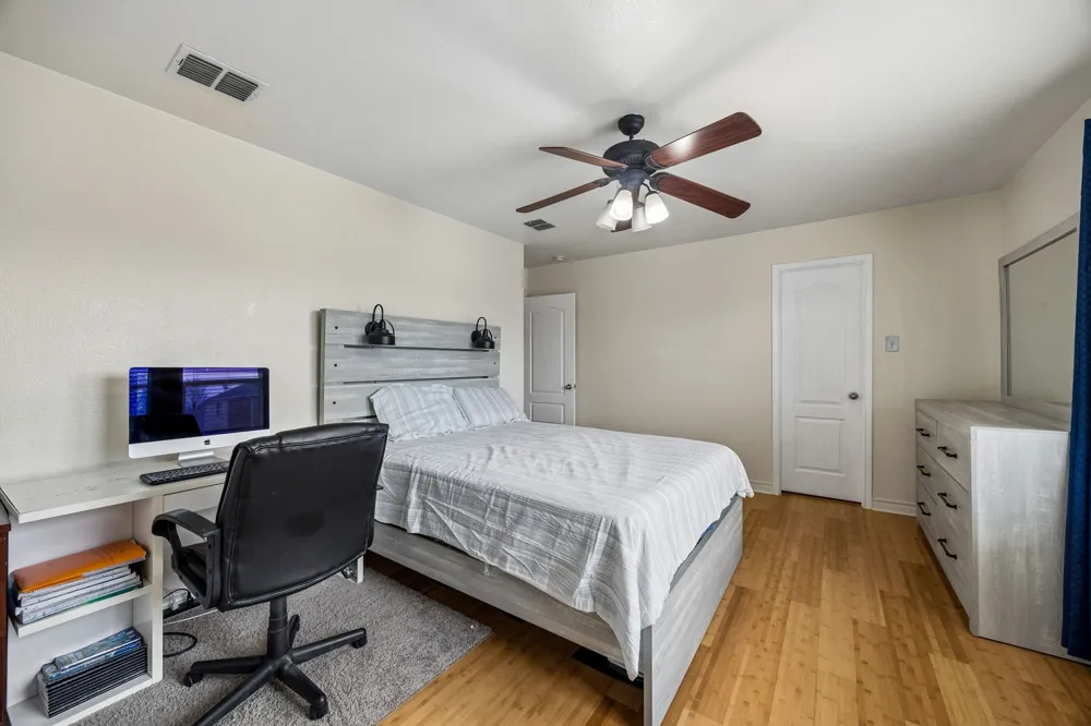 4706 Creekview Lane Balch Springs, TX 75180