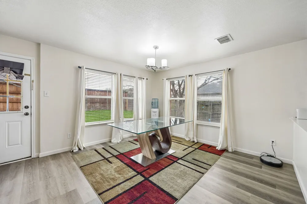 4706 Creekview Lane Balch Springs, TX 75180