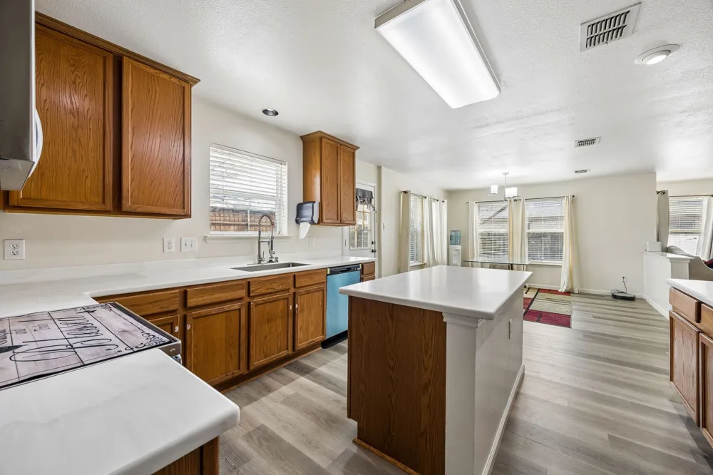 4706 Creekview Lane Balch Springs, TX 75180